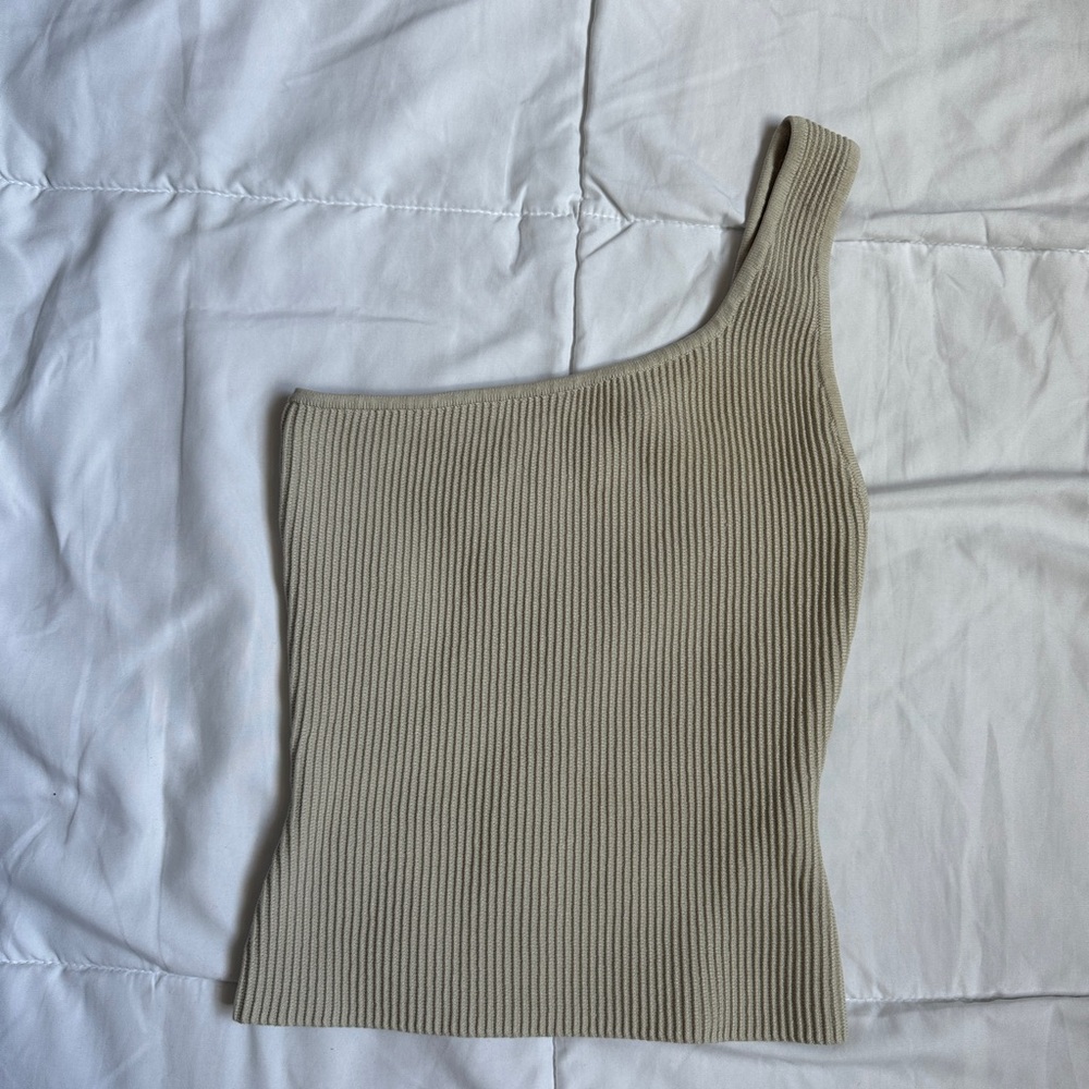Aritzia Ribbed One-Shoulder Crop Top